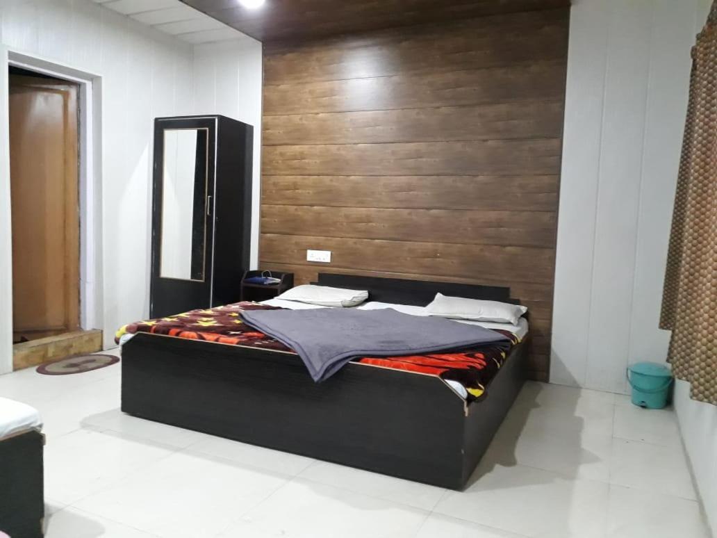 Hotel Neelam Raj Nainital Eksteriør bilde