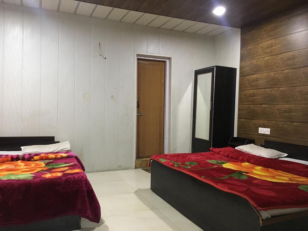 Hotel Neelam Raj Nainital Eksteriør bilde
