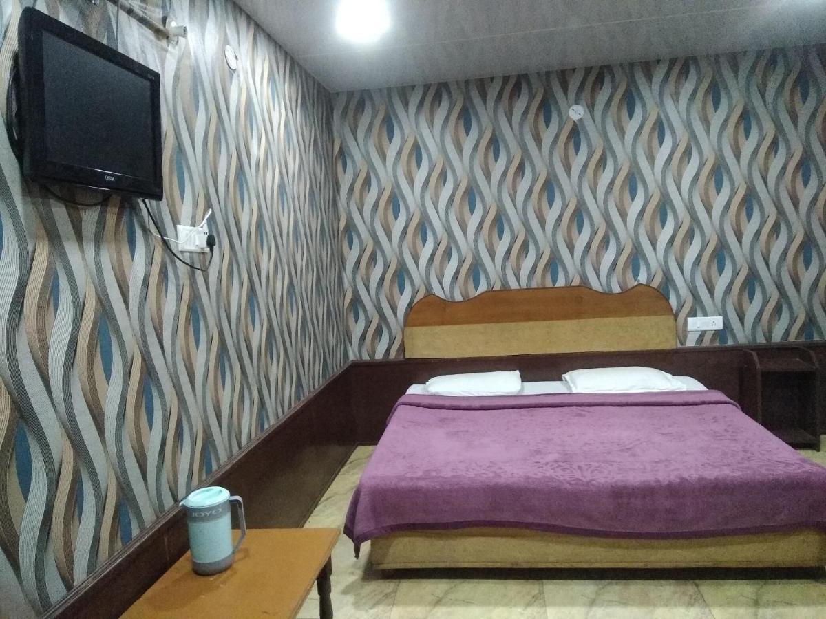 Hotel Neelam Raj Nainital Eksteriør bilde