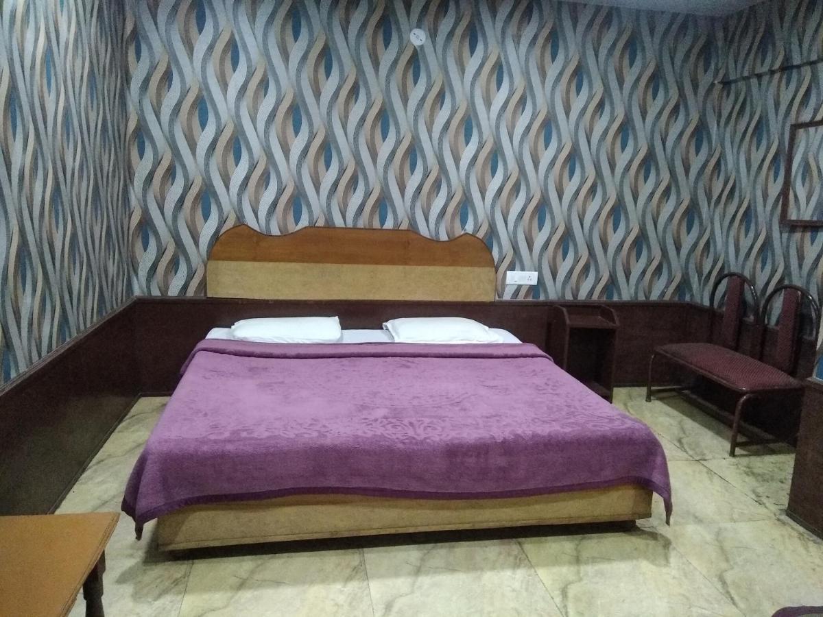 Hotel Neelam Raj Nainital Eksteriør bilde